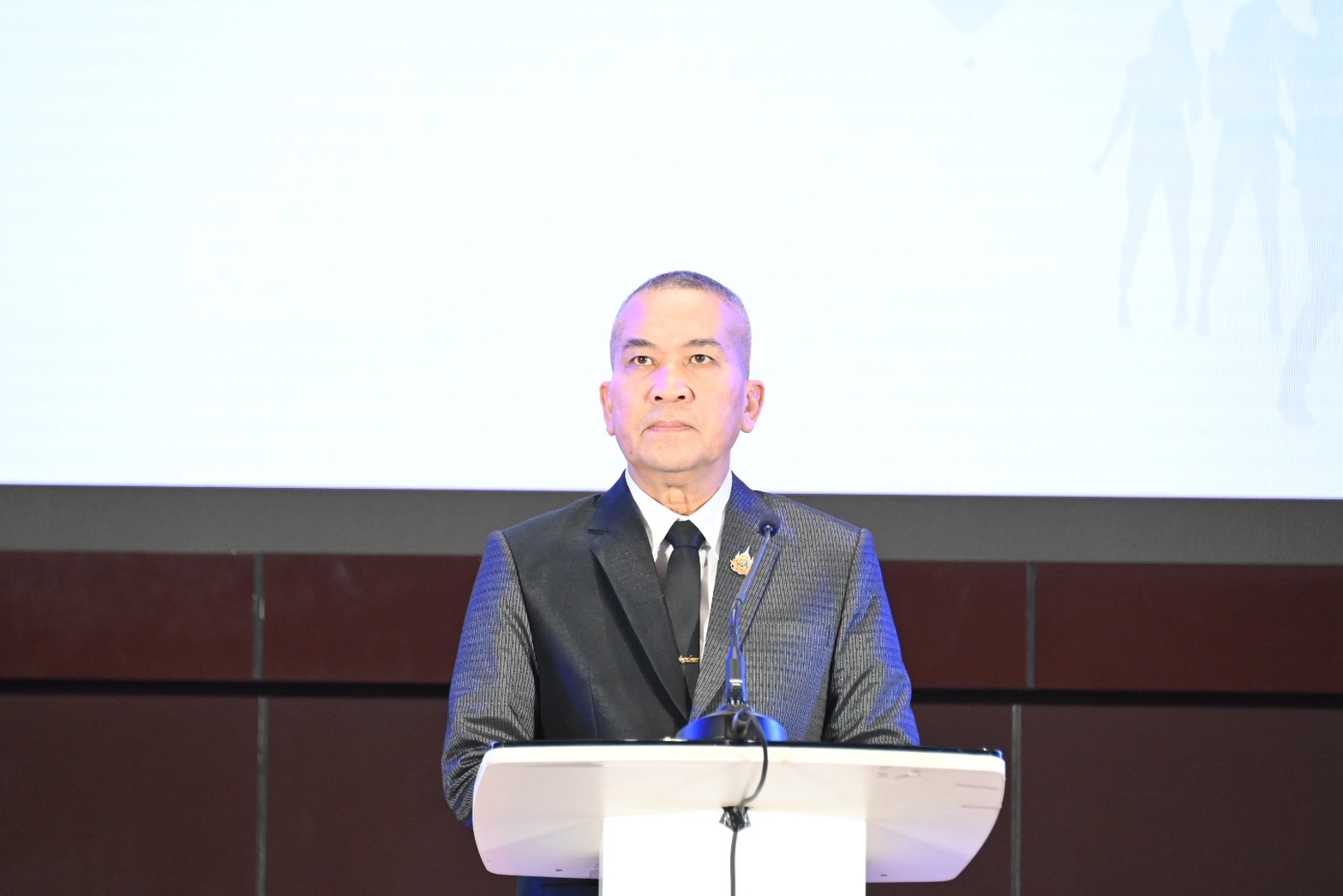 กรมบังคับคดี ร่วมงานโครงการประชาสัมพันธ์ภารกิจการดำเนินงานด้านการป้องกัน บำบัด แก้ไขฟื้นฟูสมรรถภาพเด็ก และเยาวชนที่เกี่ยวข้องกับยาเสพติด Kick Off “พินิจสีขาว มอบโอกาสใหม่สร้างพื้นที่ปลอดยาเสพติด ๑๐๐%